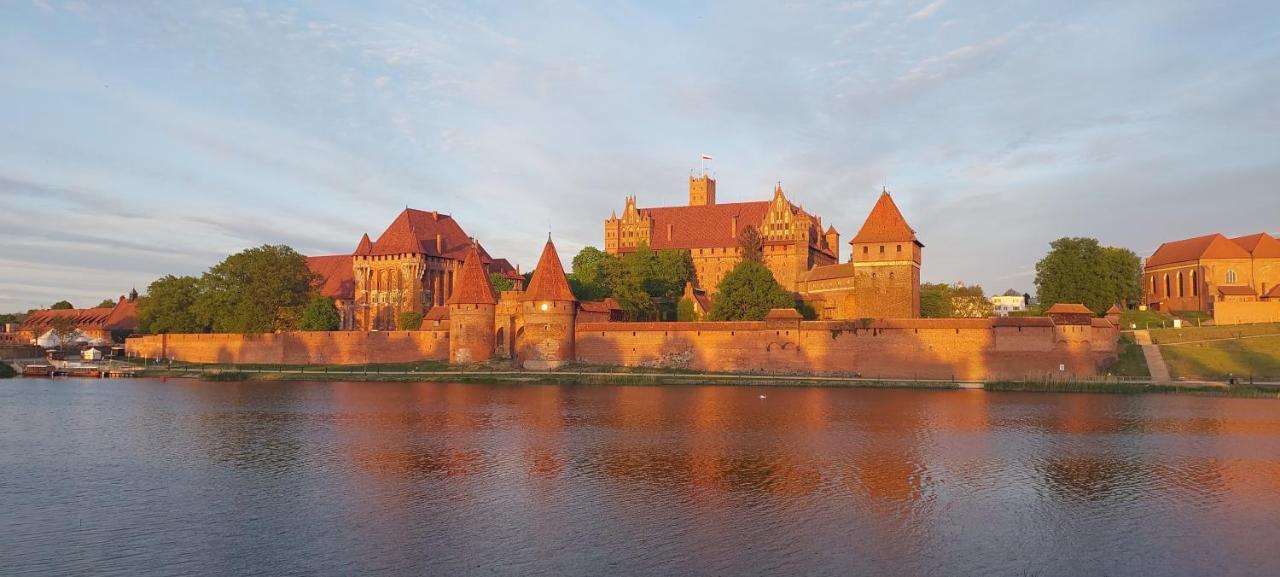 Appartamento Apartament Mila Malbork Esterno foto